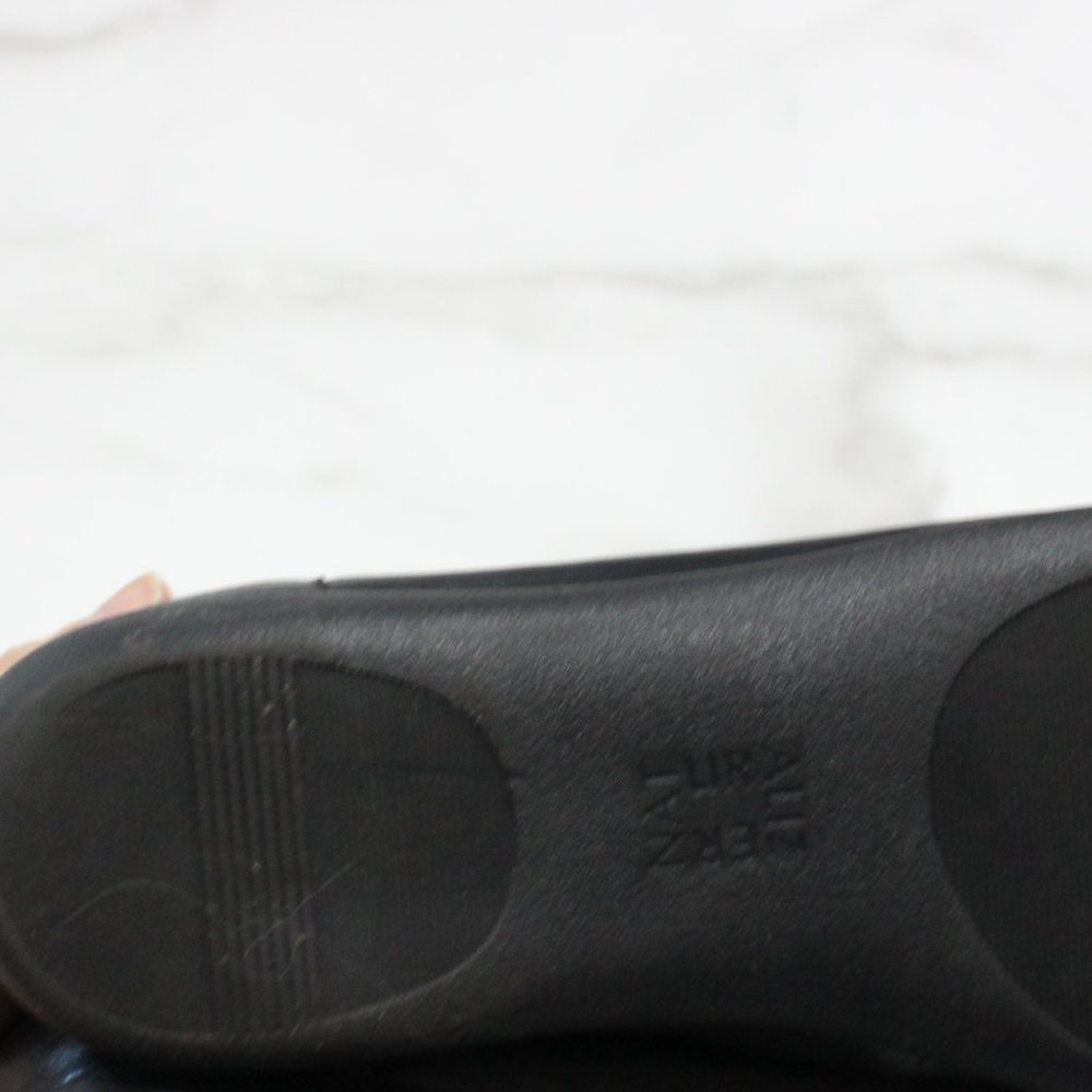 Naturalizer Flexy Black Leather Flats sz 7.5 - Picture 4 of 9
